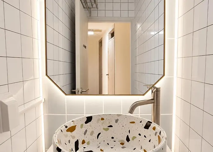 402,20 Minutes To Gangnam Hongdae, Guesthouse, Single Room,itaewon, Shared Bathroom, 서울특별시