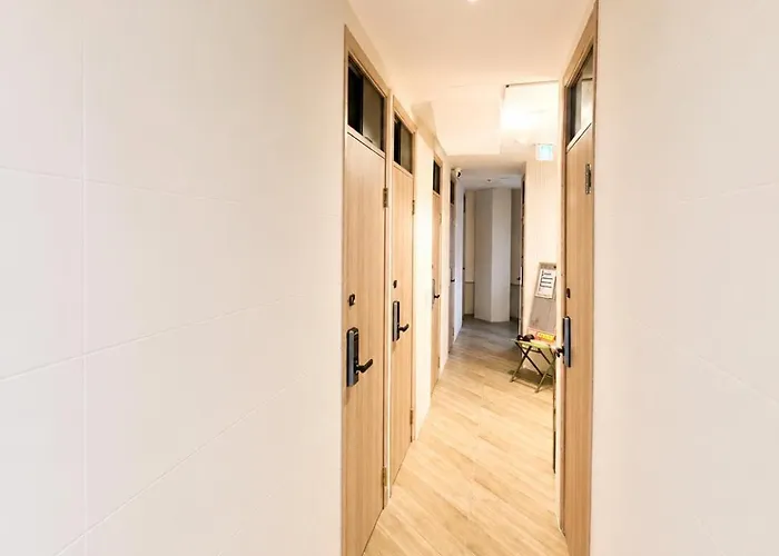 402,20 Minutes To Gangnam Hongdae, Guesthouse, Single Room,itaewon, Shared Bathroom, 서울특별시