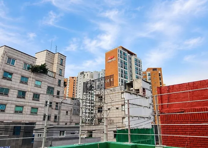402,20 Minutes To Gangnam Hongdae, Guesthouse, Single Room,itaewon, Shared Bathroom, *
